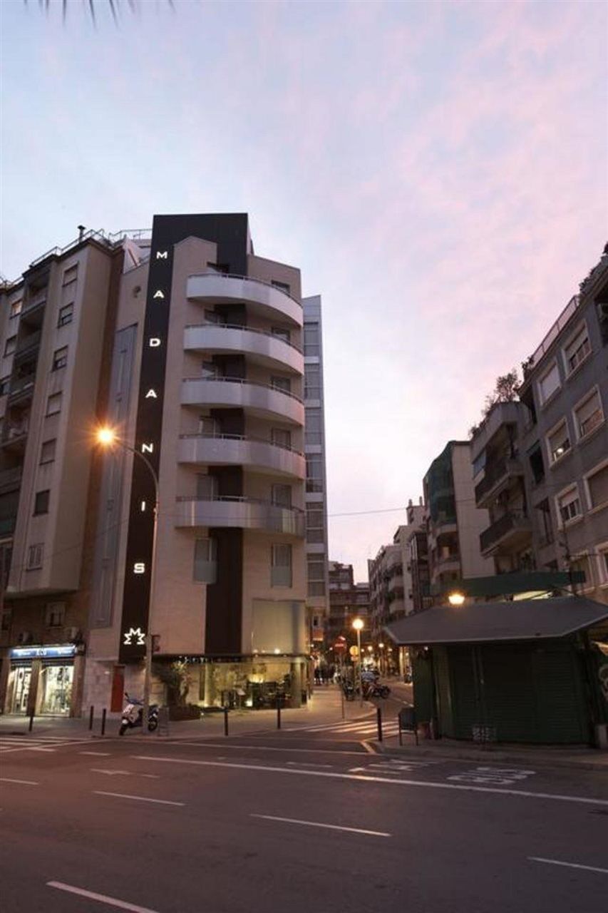 Hotel Madanis L'Hospitalet de Llobregat Exterior foto